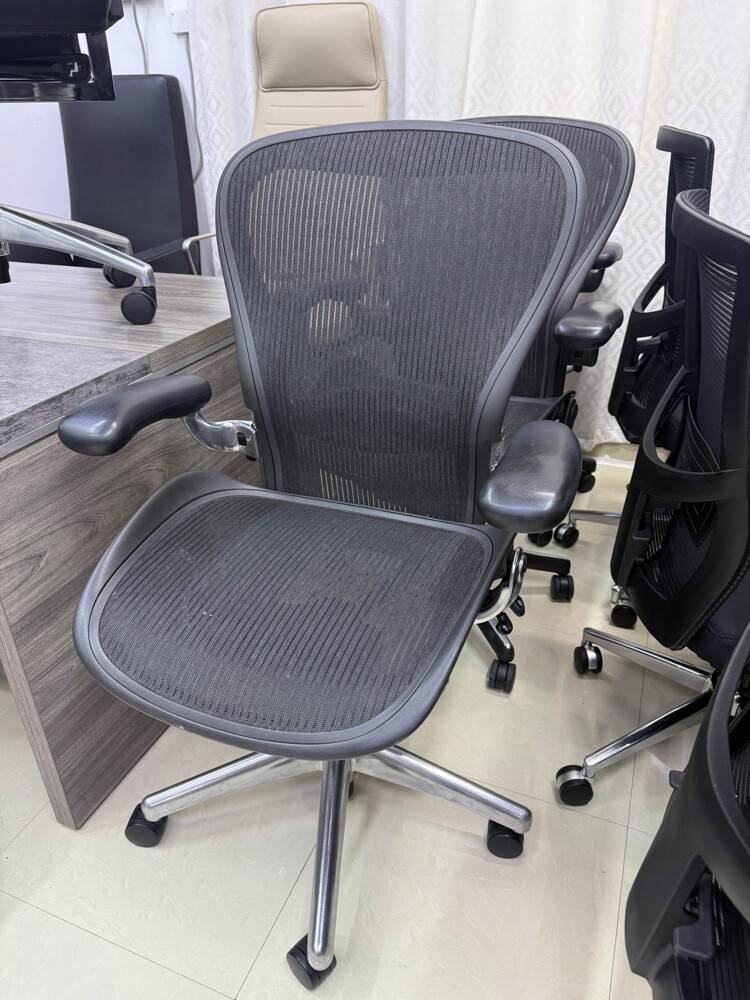 used Herman miler Aaron Chair - 6
