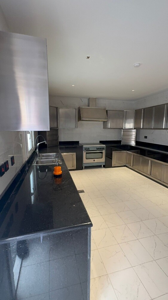 Villa for sale in Al Dafna - 2