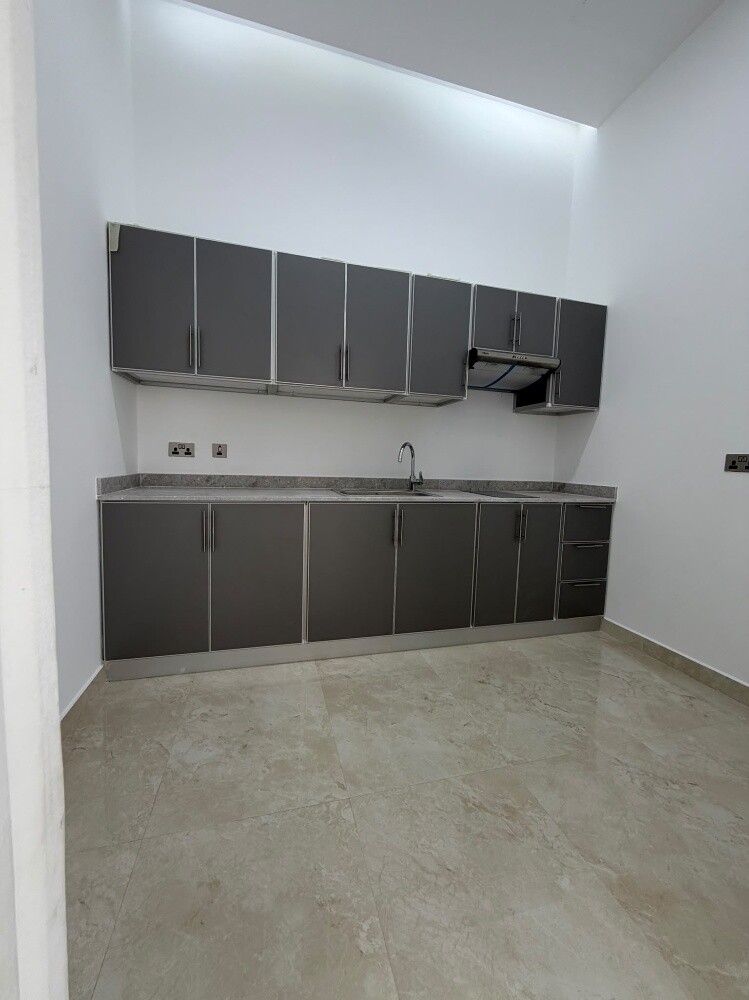 عماراة للبيع في اللوسيل حصري - 2