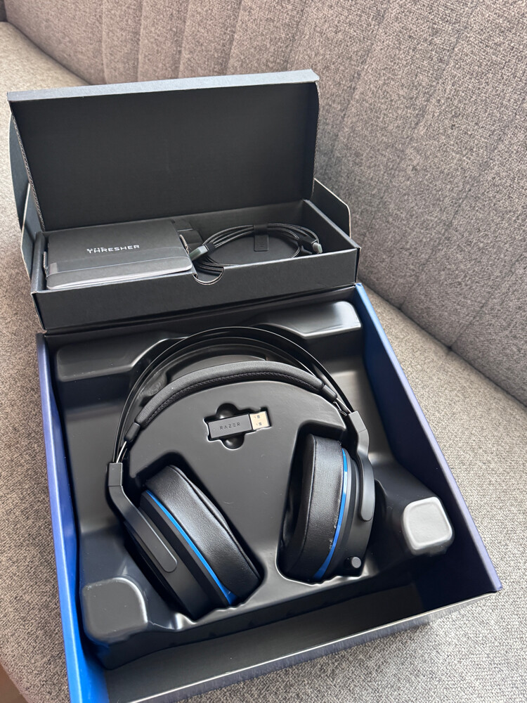 Razer thresher headset ps4 and ps5 - 2
