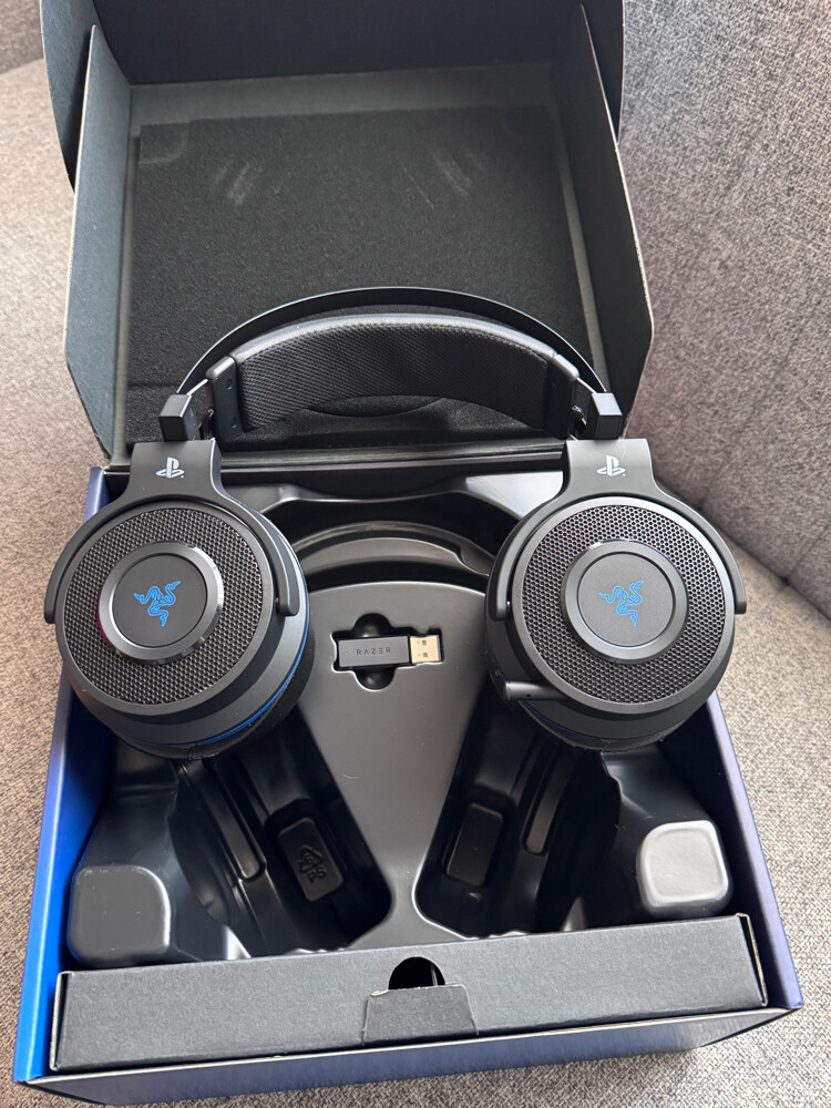 Razer thresher headset ps4 and ps5 - 2