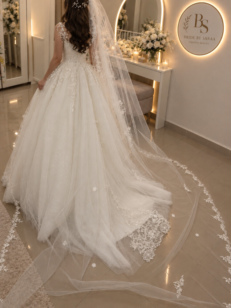 Gorgeous OLEG CASSINI Wedding Dress - 9