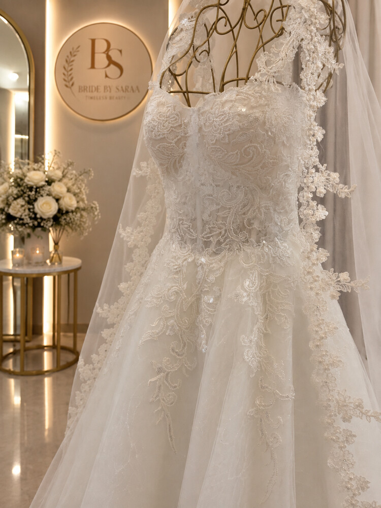 Gorgeous OLEG CASSINI Wedding Dress - 17