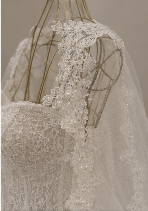 Gorgeous OLEG CASSINI Wedding Dress - 25