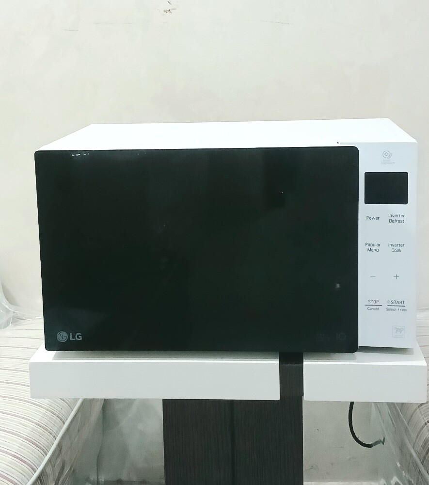LG-Microwave 25 liter capacity. - 1