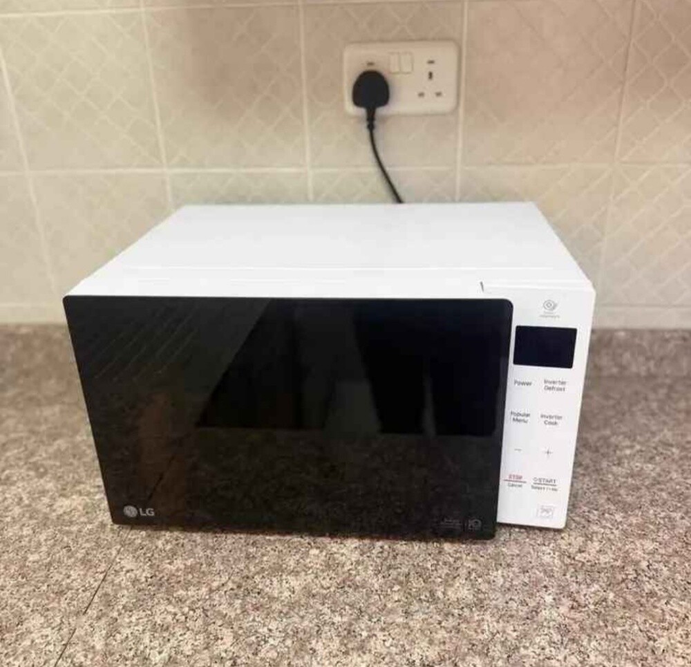 LG-Microwave 25 liter capacity. - 2