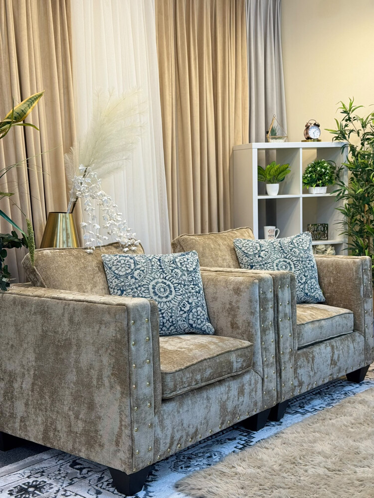 Homes r us brand sofa set  - 4