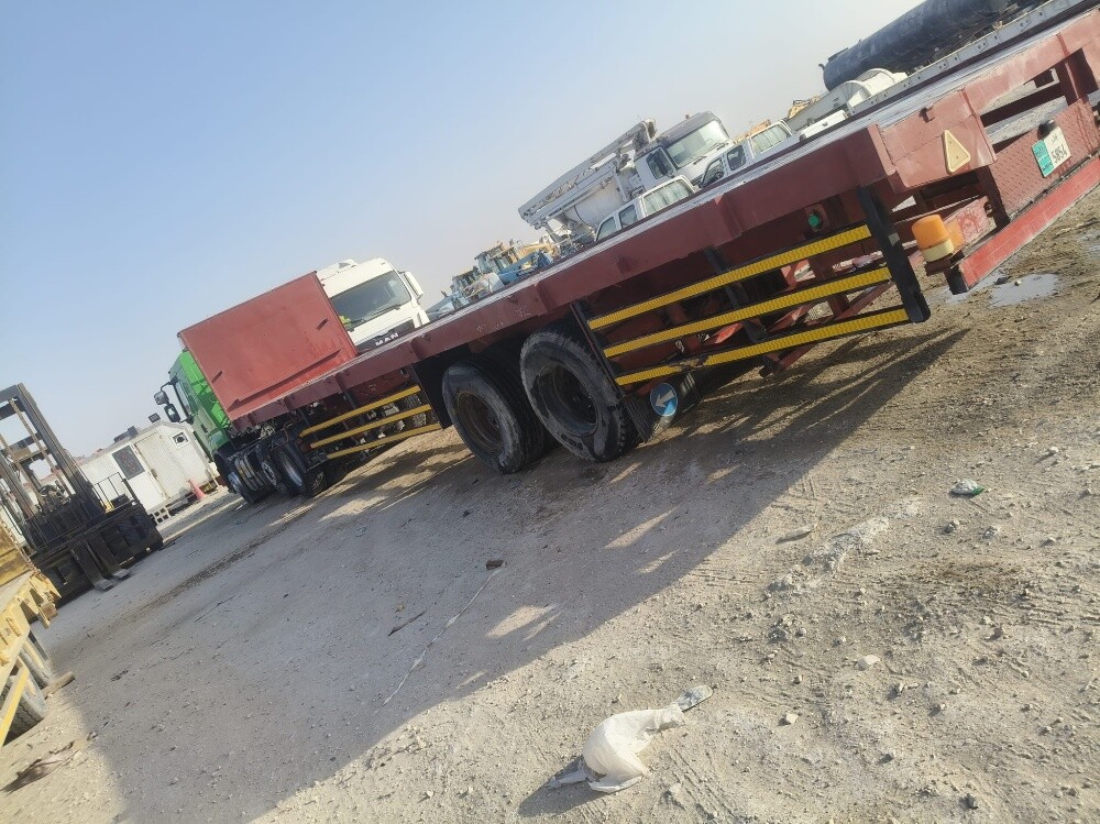 Renault tractor head with trailer - 3