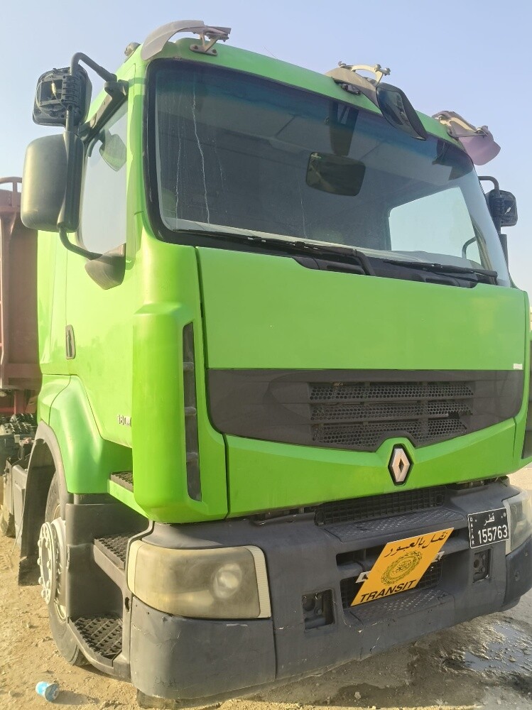 Renault tractor head with trailer - 5