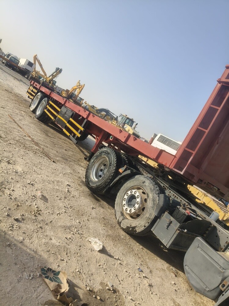 Renault tractor head with trailer - 2