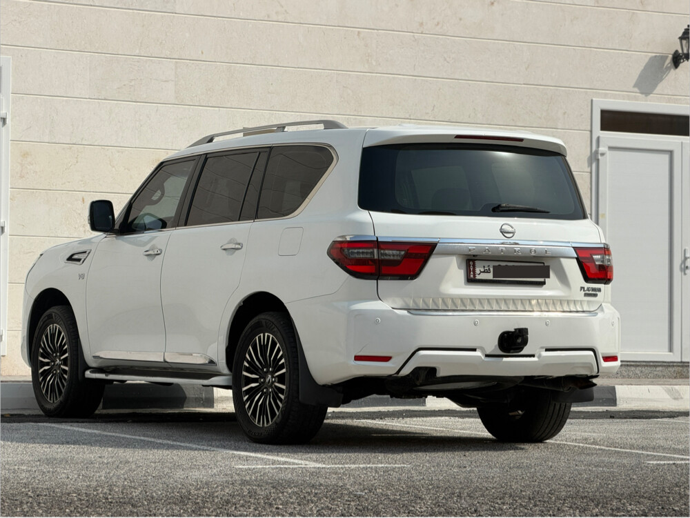 Nissan Patrol SE 2014 perfect  - 6