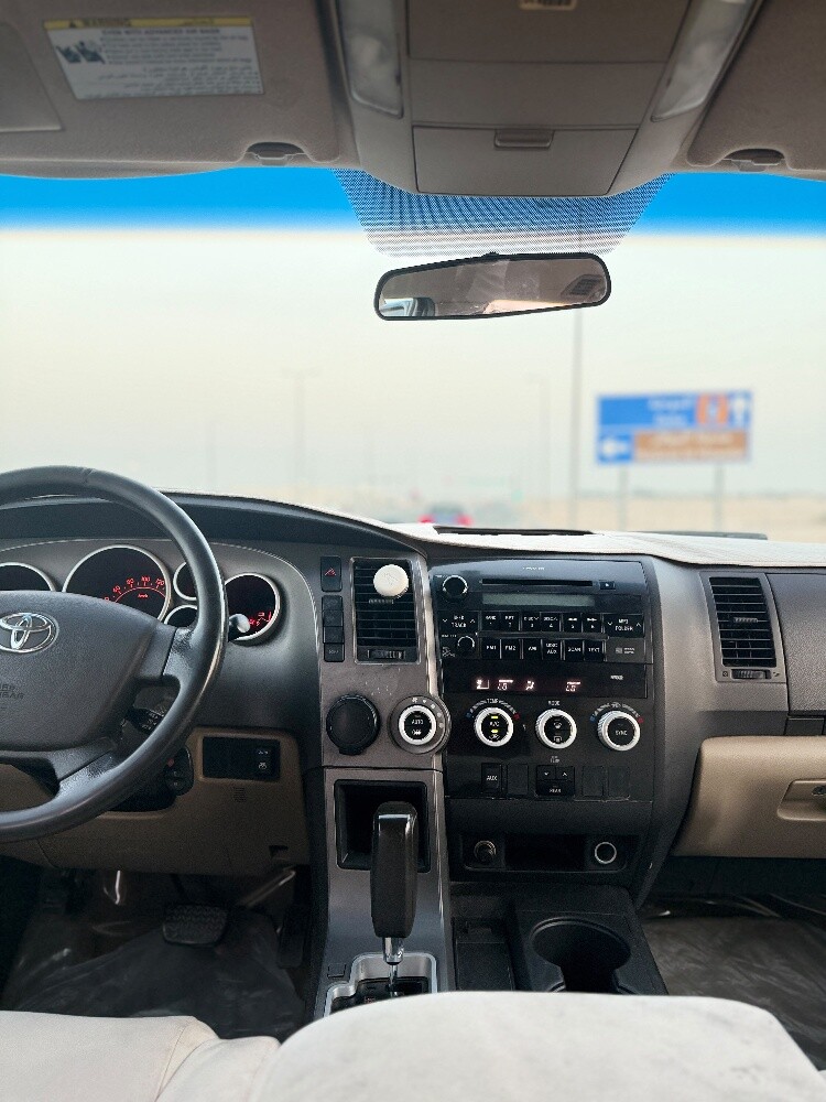 Toyota sequoia 2010 - 9