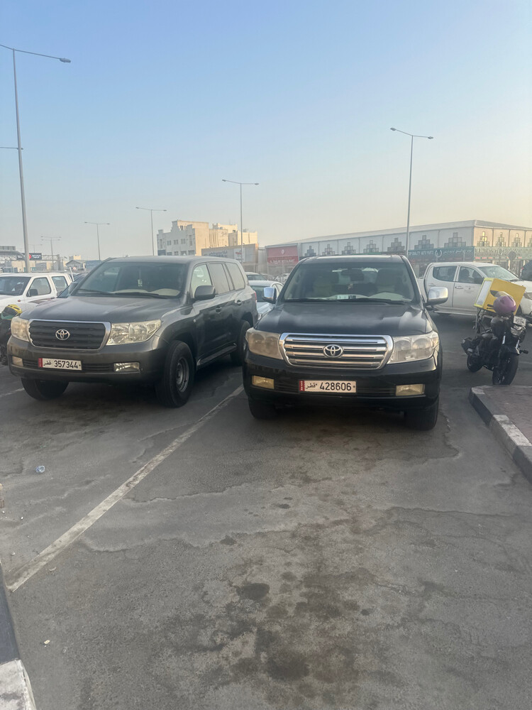 Land Cruiser with driver - 1