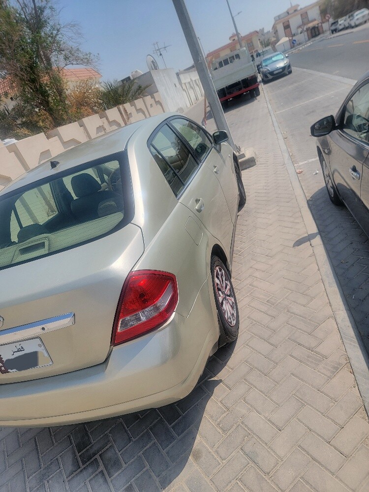nissan tidda 2008 - 3
