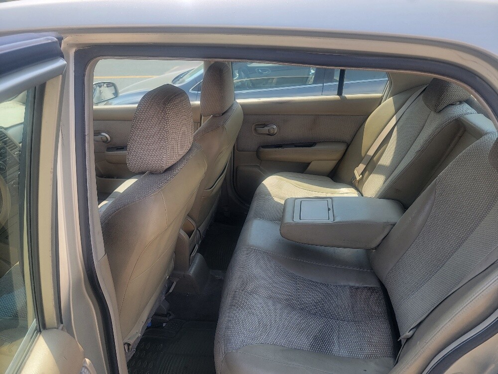 nissan tidda 2008 - 10