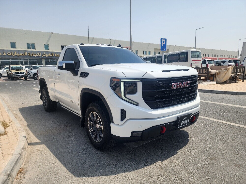 GMC 2024 White - 4