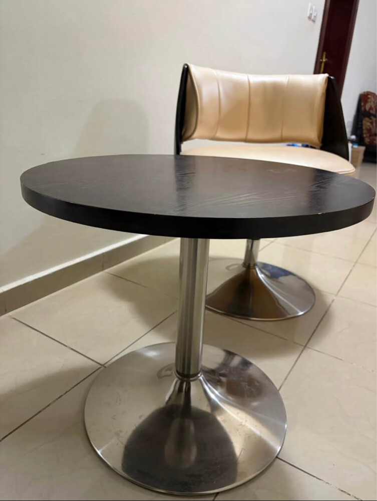 coffee table and chair  - 4