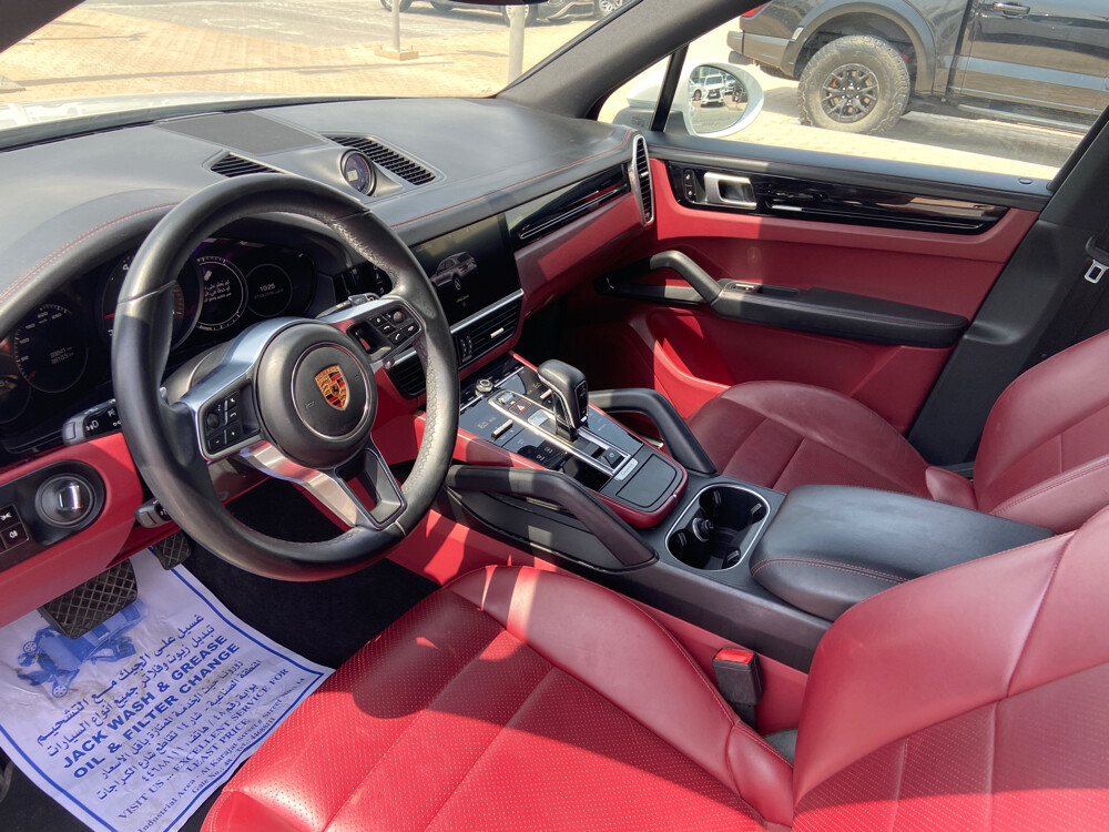 Porsche 2019 white  - 5