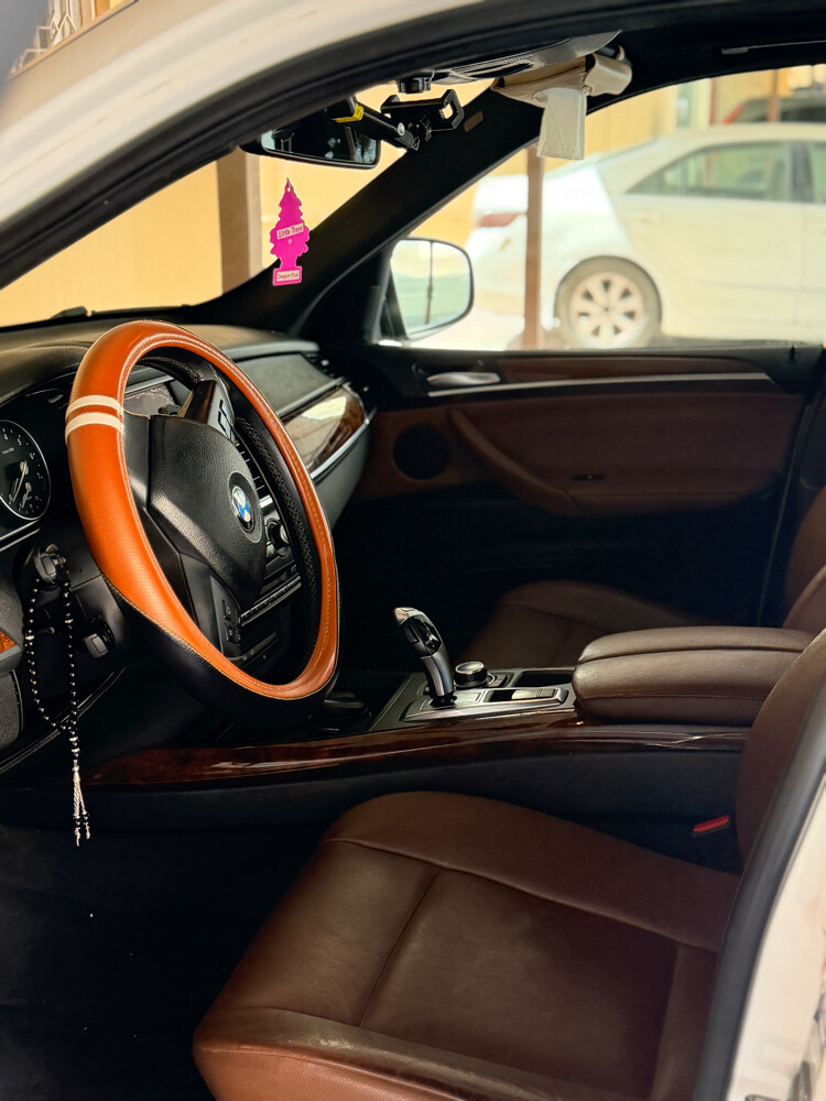 bmw very nice and super clean - 6