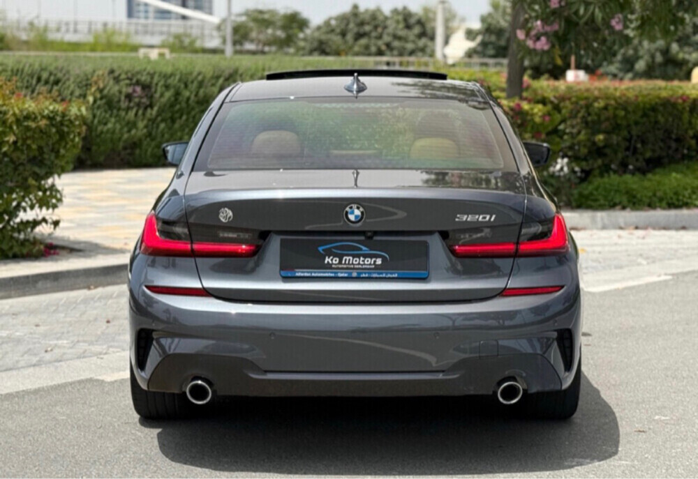 BMW 320i M package  - 4