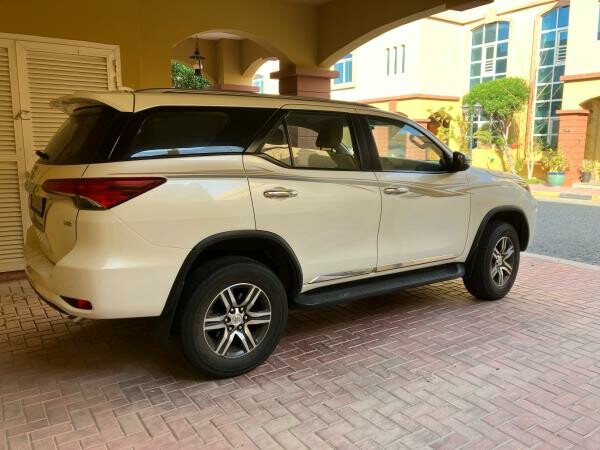 Toyota Fortuner 2022 - Perfect - 8