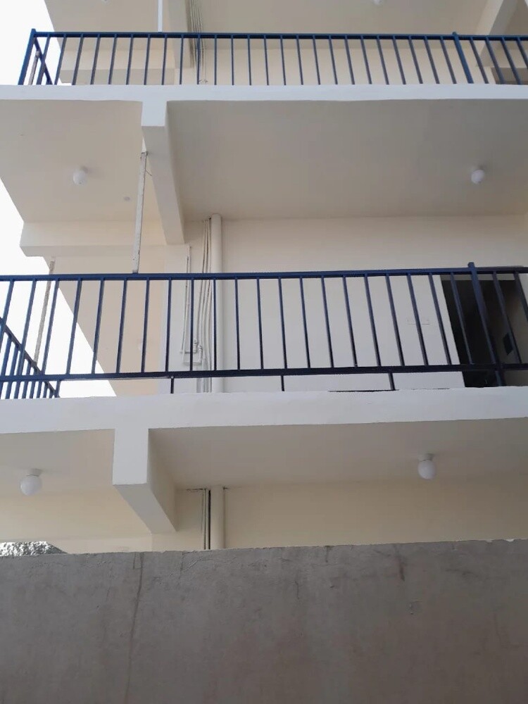 Carpentry workshop for rent with 15 - 4