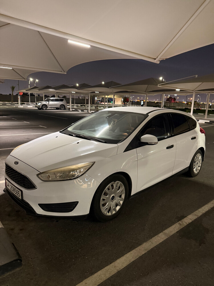 Ford focus ecoblast model 2015 good condition gear and air conditioner istimara  just buy and drive 27/06/2027  - 3