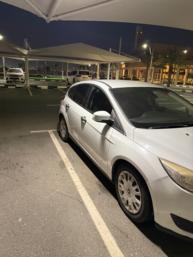 Ford focus ecoblast model 2015 good condition gear and air conditioner istimara  just buy and drive 27/06/2027  - 2