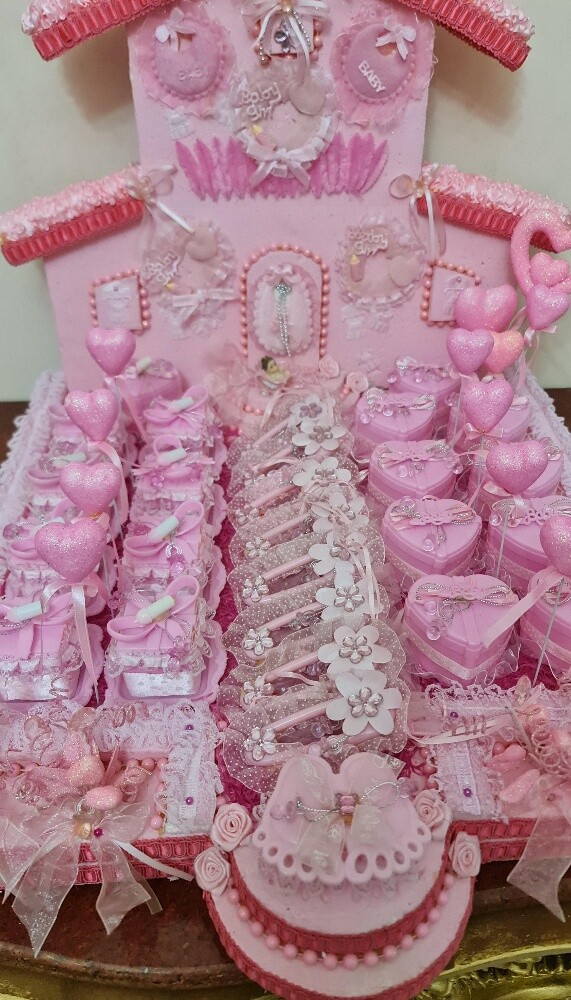 gift stand for baby born - 2