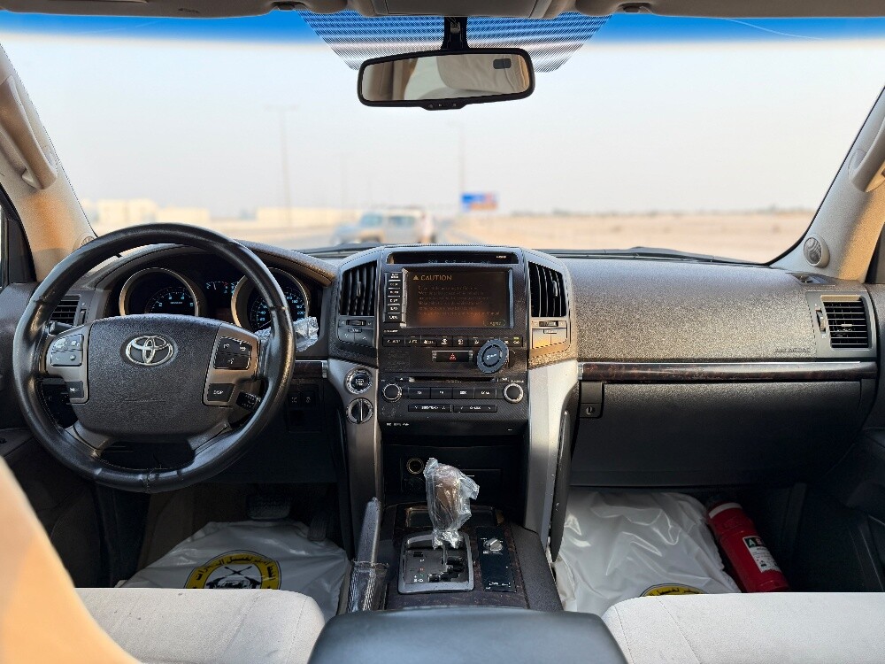 Toyota land cruuser vxr 2008 - 10