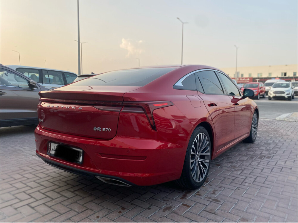 بيستون بي 70 - 2022 احمر - 5