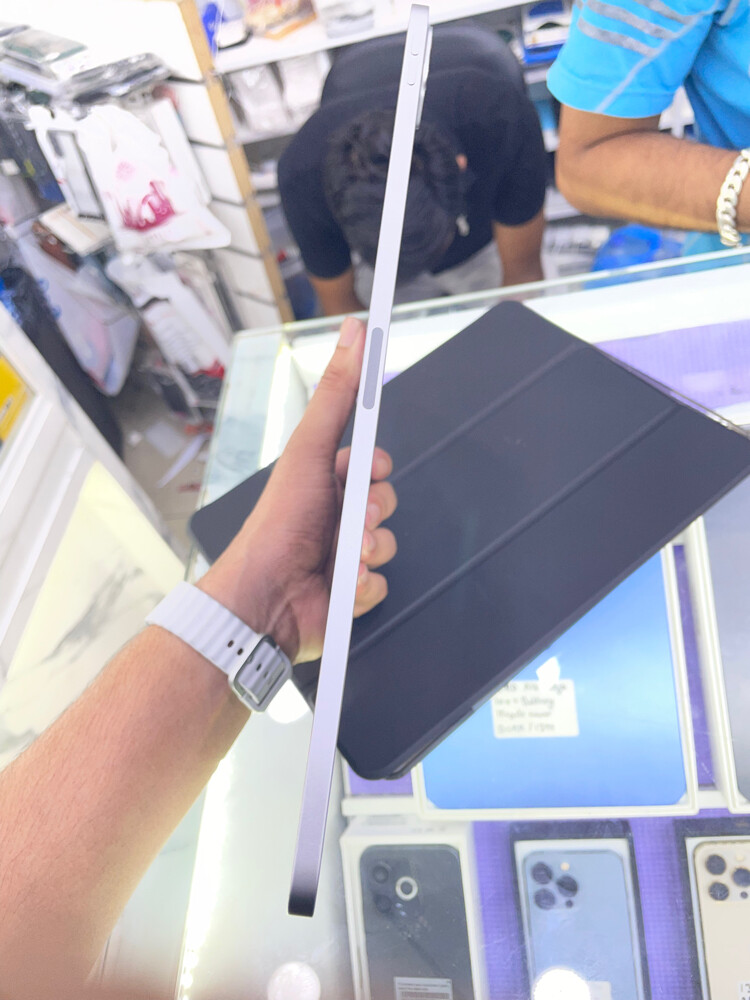 iPad Pro 12.9inches 256gb M2 6thgen - 4