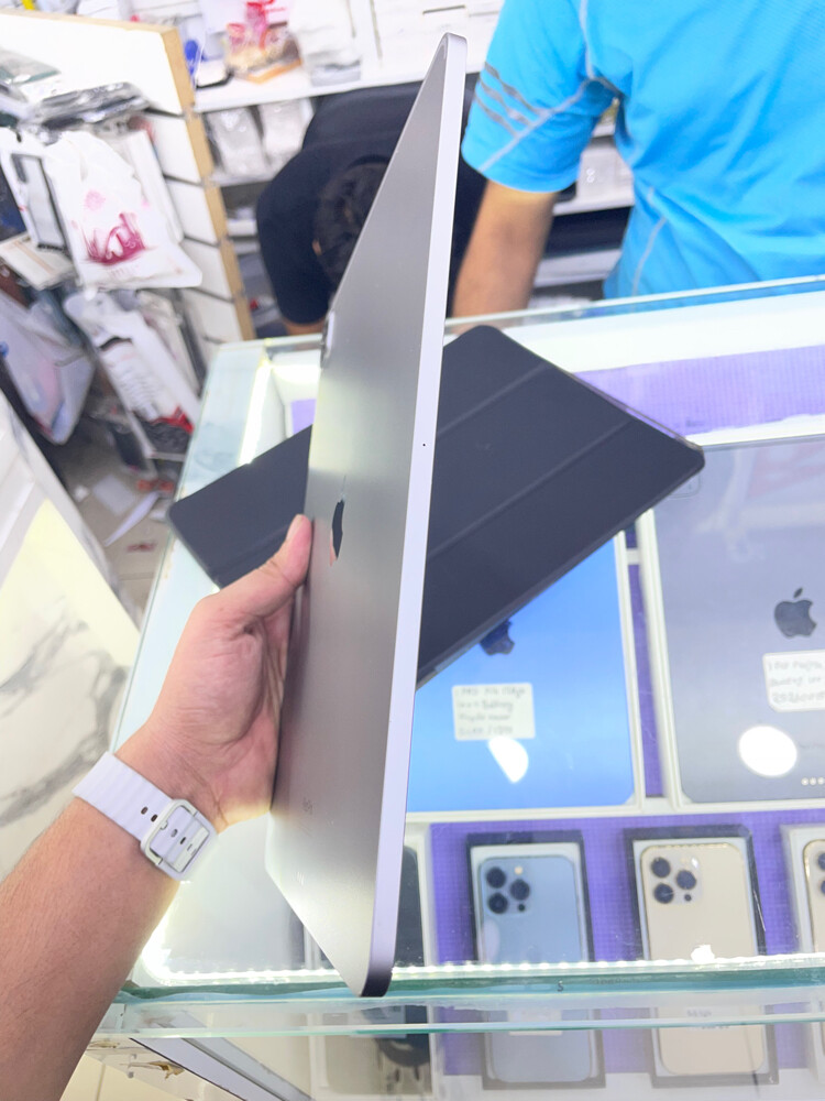 iPad Pro 12.9inches 256gb M2 6thgen - 6