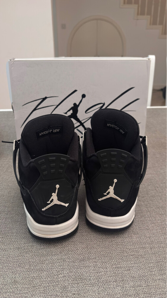 Jordan 4  - 8