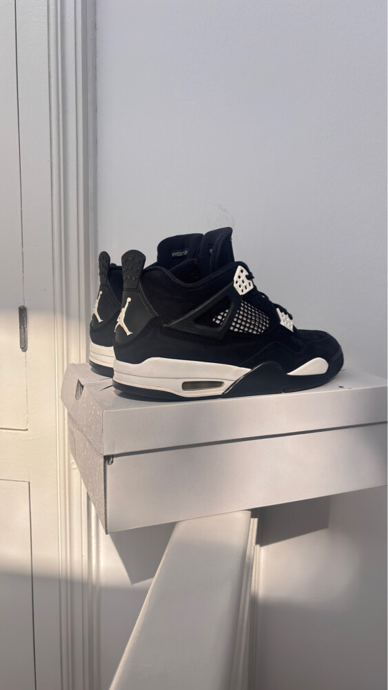 Jordan 4  - 3