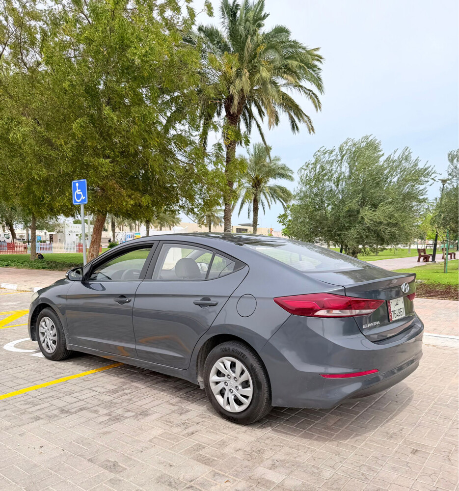 Hyundai Elantra 2018 - 8
