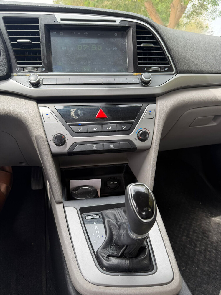 Hyundai Elantra 2018 - 4