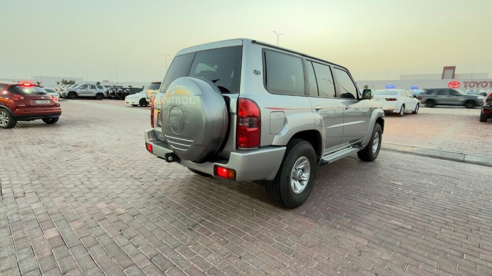 نيسان سفاري الاسطوره بحاله جيده - 3