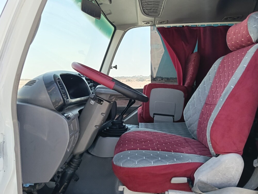 Toyota costar 30 seat - 5