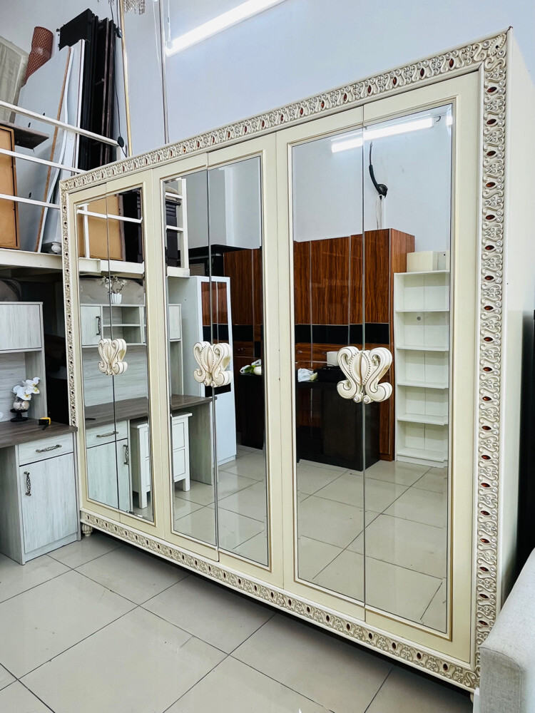 6 door cabinet for sell  - 2