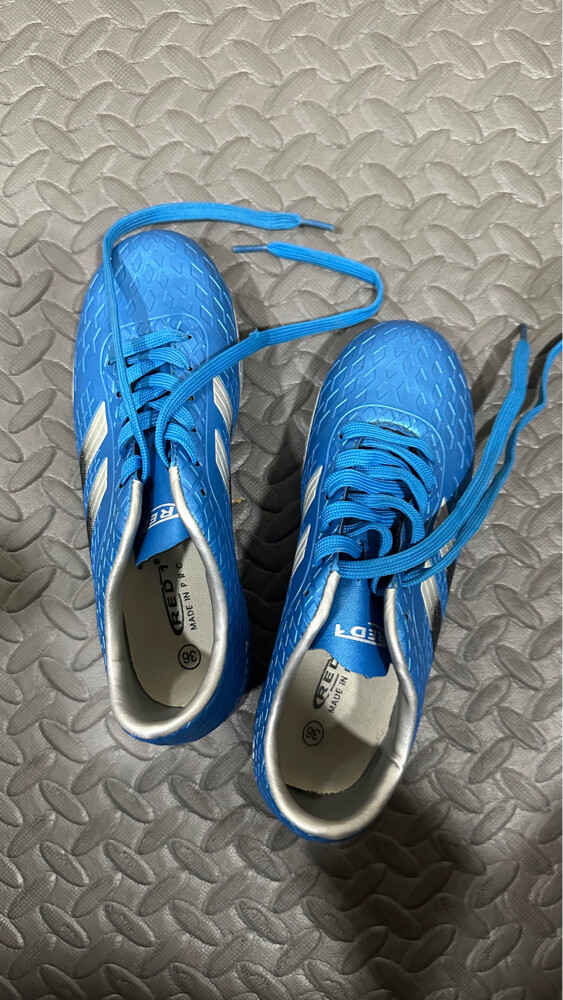 Football shoes - 5