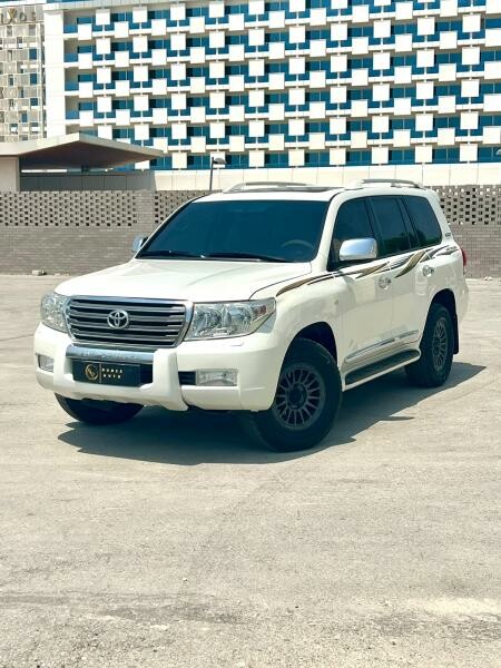 Toyota Land Cruiser GXR - 1
