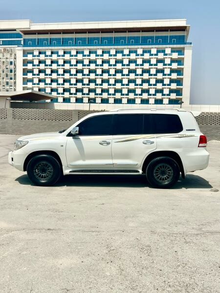 Toyota Land Cruiser GXR - 3