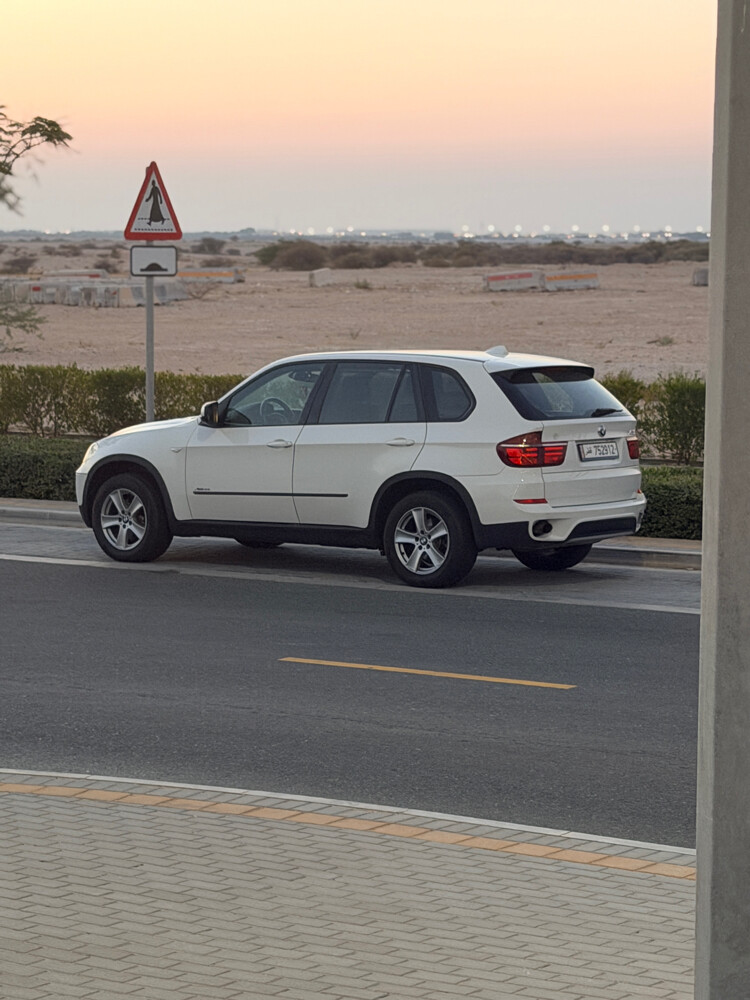 bmw very nice and super clean - 1