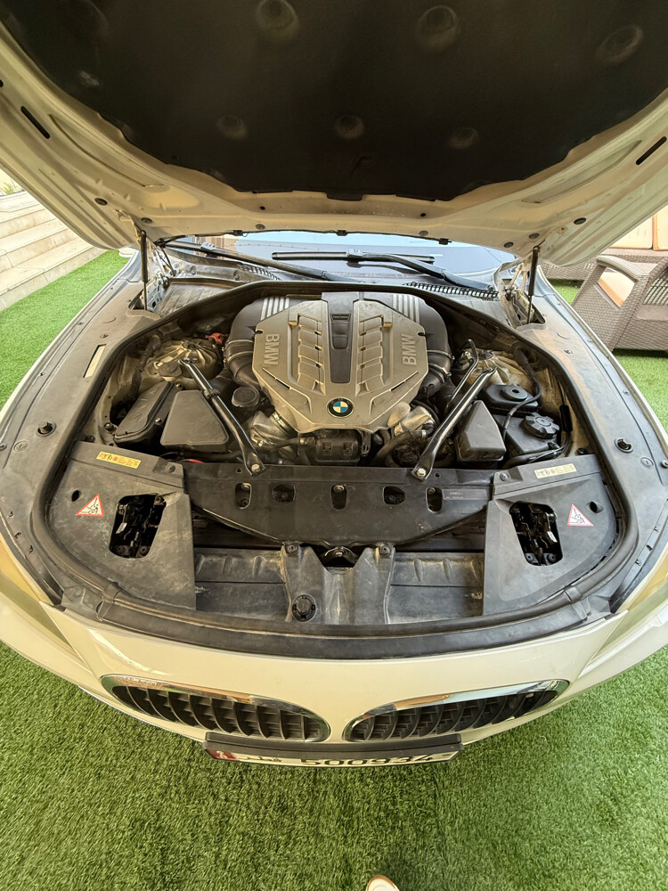 BMW 750Li - 4