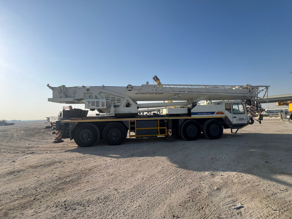 cranes and Trailers For rent - 4