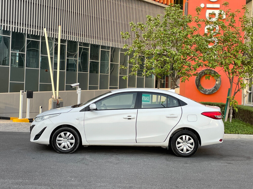 Toyota Yaris 2019 1.5 E - 4