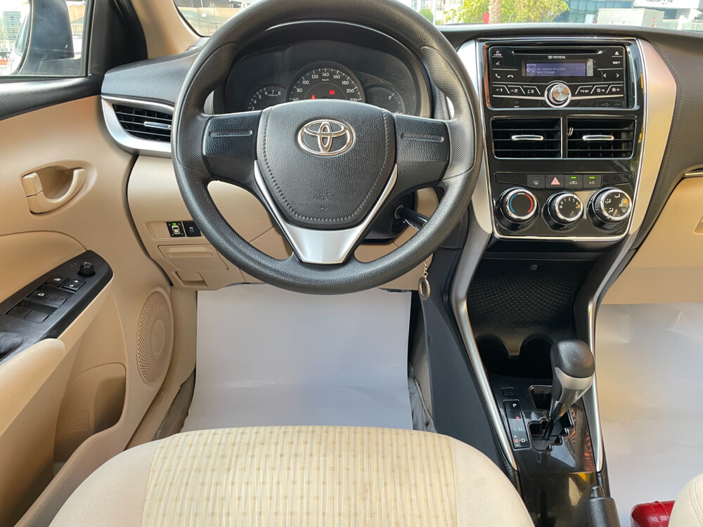 Toyota Yaris 2019 1.5 E - 10