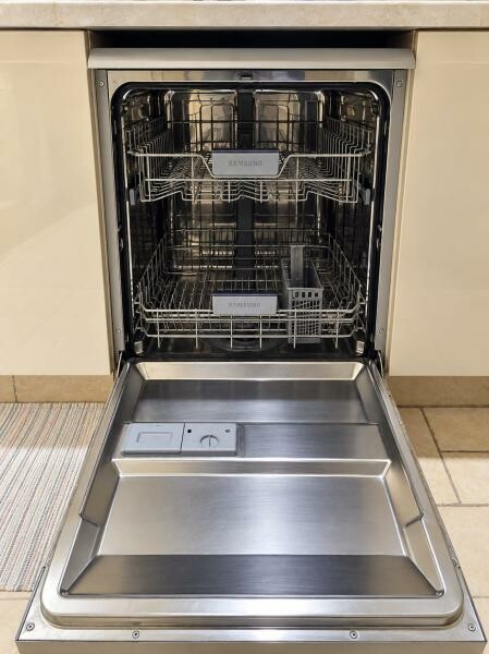 Samsung Silver Dishwasher - 2