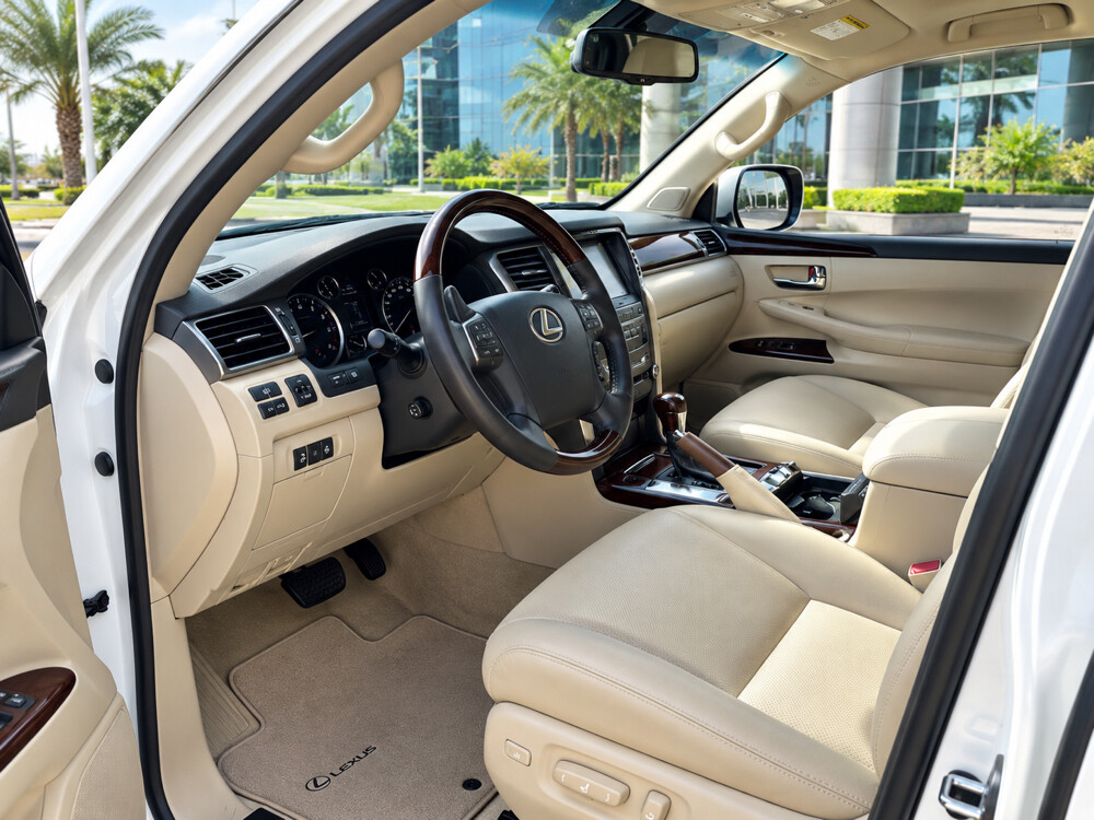Lexus-570 - 3